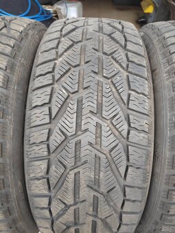 Prodám zánovní zimní pneu 225/45/18 Riken Snow 95V - 4