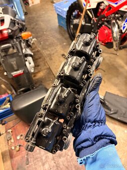 Kawasaki Gpz 900 - 4