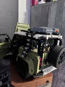 Lego technic 42110 Land rover - 4