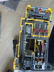 Lego Technic důlní rypadlo 3929kostek - 4