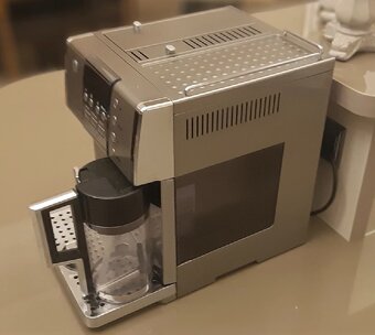 Kávovar DeLonghi ESAM 6620 PrimaDonna - 4