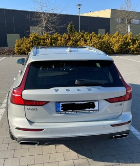 Volvo V60 Cross Country D4 140 kW 4x4 - 4