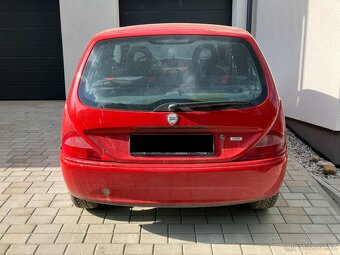 Prodám Lancia Y (Ypsilon), objem 1,2, r.v. 2002 - 4