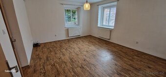 Pronájem bytu 2+kk (49m2) se zahradou a parkováním. - 4