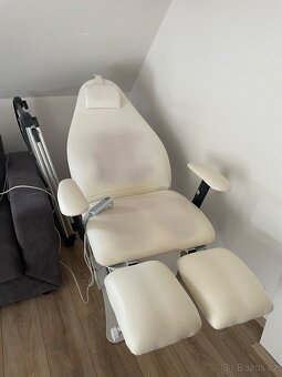 Pedikerske křeslo s elektrickým motorem - 4