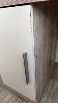 Psací stůl a závěsná skříň - 4