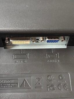22" LED monitor (poslední tři kusy) - 4