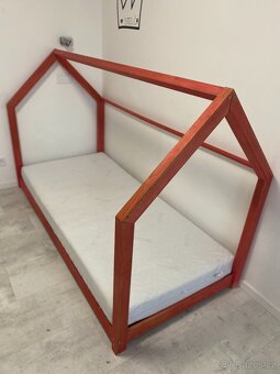 Prodám dětskou postel DOMEK 200x90 - 4