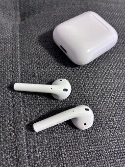 A1602 AirPods na díly - 4