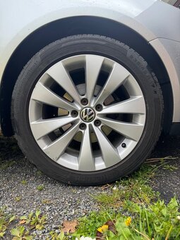 Alu kola VW 5x112 R17 235/45 letní pneu - 4