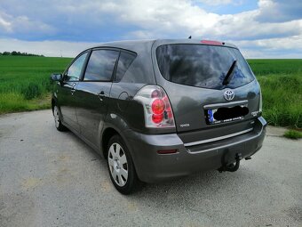 Toyota Corrola verso - 4
