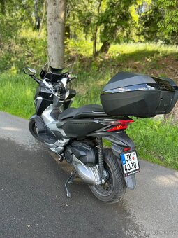 Honda Forza 300 - 4