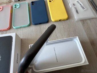 Apple iPhone 11 , černý , 256 GB, plus kryty - 4