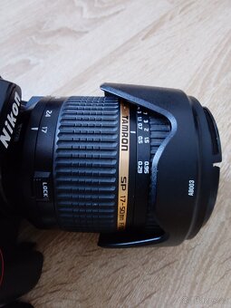 Nikon D7000+ Nikon 75-300+ příslušenství - 4
