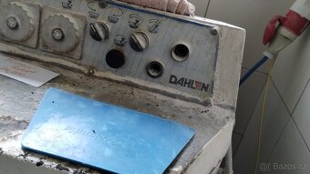 Prodám hnětací stroj a vykulovač těsta - 4
