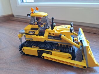 Žlutý buldozer, LEGO CITY 60074 - 4