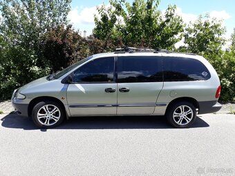 Chrysler Grand Voyager 2,5 TD - 4