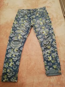 Originální květované potrhané džíny - 4