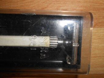 RETRO holicí strojek ASTRA 501+ 901 -zachovalé ,cena celkem - 4