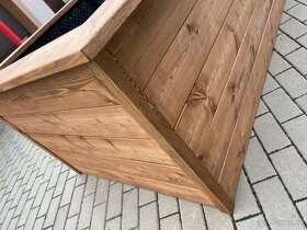 Vyvýšený záhon ze SIBIŘSKÉHO MODŘÍNU - 4