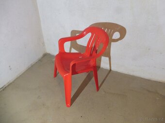 Židle plastová - 4