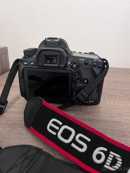 Prodám digitální zrcadlovku Canon EOS 6D Mark II. - 4