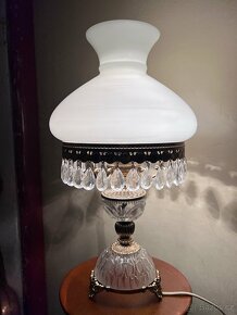 Stolní lampa s ověsky sklo a kov bílé stínidlo - 4