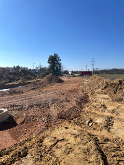 Stavební pozemek 889 m² pro výstavbu RD. - 4
