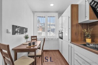 Prodej řadového domu 3+1, 82 m2, s terasou, zahradou a krásn - 4