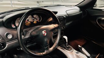 Porsche 911 Carrera 4 - 4
