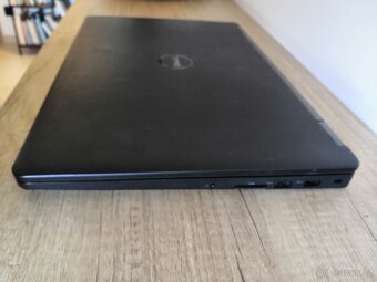 Dell 5570 i5 / 8 GB / 256 SSD / Windows 11 - 4