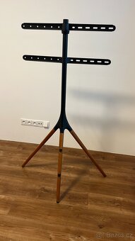 Držák (stojan) na TV 45"- 65" - 4