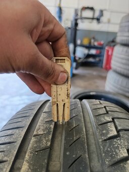 Continental 235/50/18 - 4