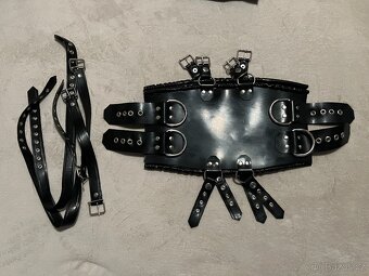 Latexový/gumový heavyrubber korzet s oky vel.M - 4