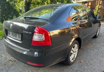 benzínová Škoda Octavia Limo 1.4 UNIKÁTNÍ STAV DSG automat - 4