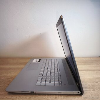 Notebook HP Pavilion, FULL HD 17,3" - 4
