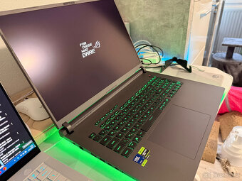 RTX 5080 ASUS ROG Strix G18 G815LW - 4