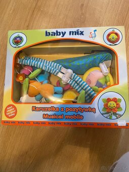 Kolotoč nad postýlku - 4