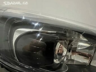 Pravé přední světlo Ford Focus mk3 - 4