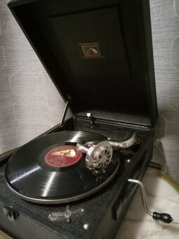 Gramofon " His Masters Voice" - 4