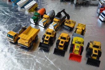 Autíčka Matchbox a další - 4