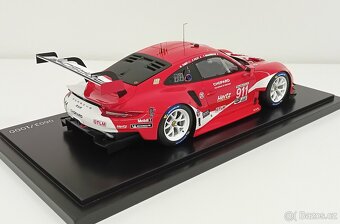 1:18 Spark Porsche 911 RSR Coca Cola Petit 2019 - 4
