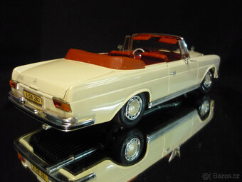 Mercedes Benz 280 SE Automatic Maisto 1/18 - 4