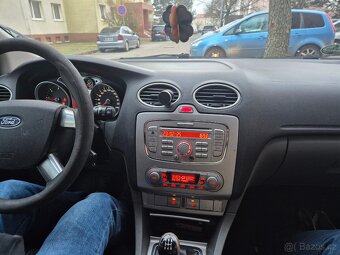 Prodám Ford Fokus kombi - 4
