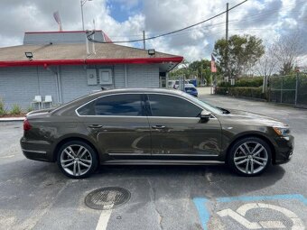 2019 Volkswagen Passat 2.0T SE R-Line FWD 2.0 - 4
