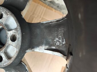 Prodám 2kusy 15"alu disků model Rotare originál Škoda Fabia - 4