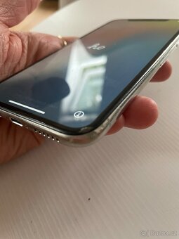 iPhone XS 256GB bílý - 4