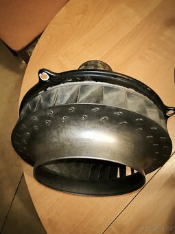 Prodám dynamo na VW Volkswagen brouk 6 volt - 4