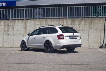Škoda Octavia Combi 2.0 TDI DPF RS - 4