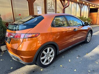 Honda Civic 1,8i - 4